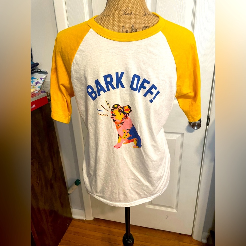 Bobs from Sketchers Tee Shirt Size small